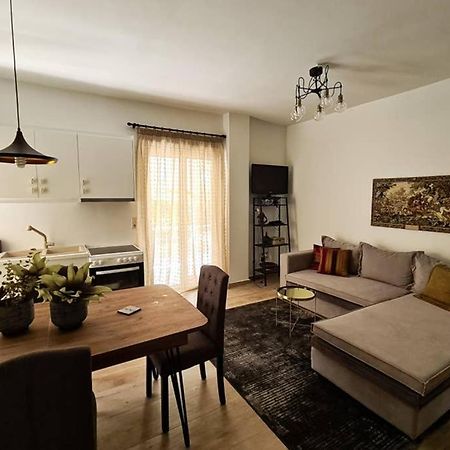 אתונה Modern Apt In The Heart Of Glyfada - Literally!! מראה חיצוני תמונה