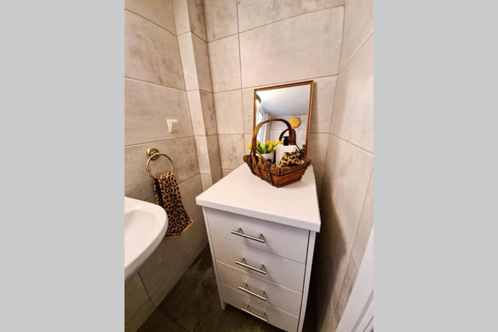 אתונה Modern Apt In The Heart Of Glyfada - Literally!! מראה חיצוני תמונה