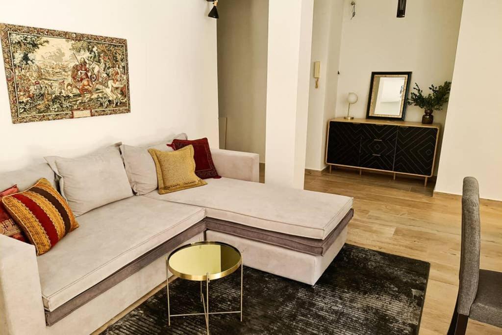 אתונה Modern Apt In The Heart Of Glyfada - Literally!! מראה חיצוני תמונה