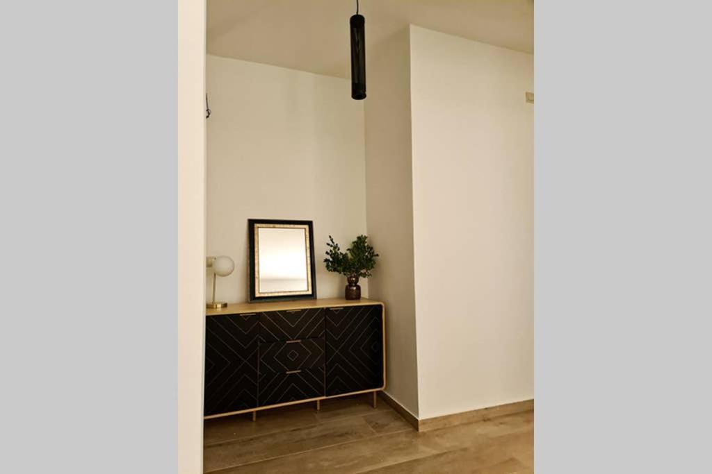 אתונה Modern Apt In The Heart Of Glyfada - Literally!! מראה חיצוני תמונה